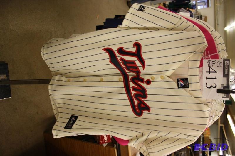 Officially Licensed Sports Apparel Tops (XXL)
