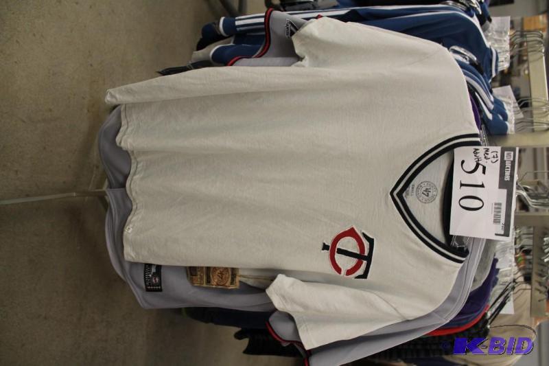 Officially Licensed Sports Apparel Tops (M) Twins Merchandise