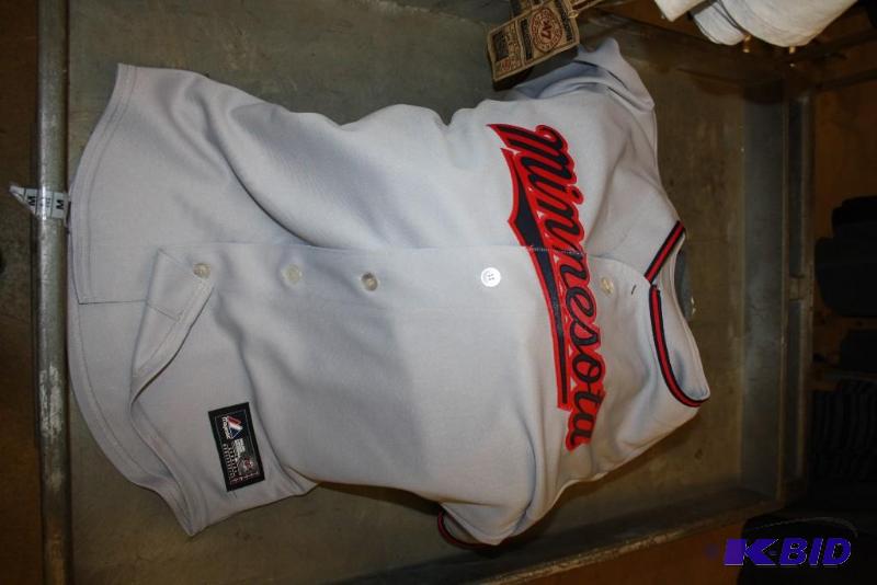 Officially Licensed Sports Apparel Tops (XL)