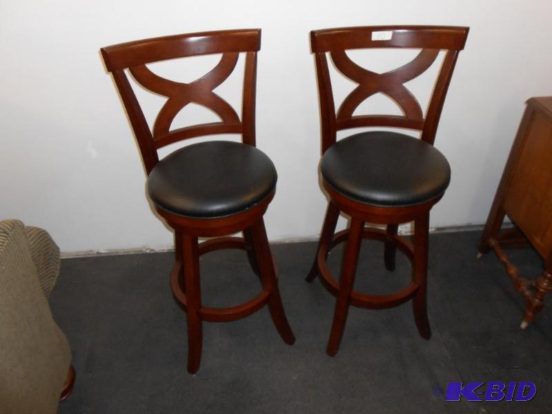 2 Bar stools