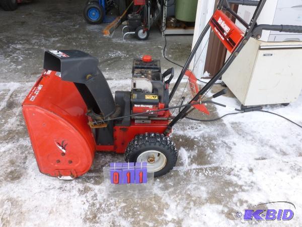 MTD Yard Machine 5 hp with pull start gas pow...