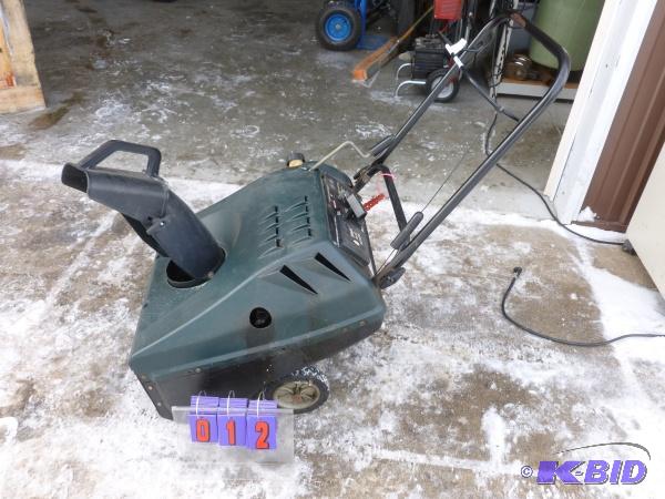 Craftsman snow thrower. Has electric start. S...