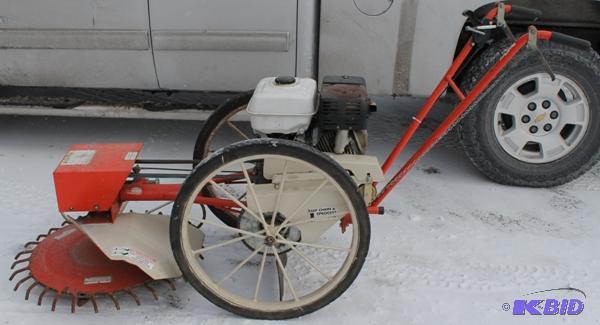lot 27 image: Brush Cutter Honda 5 HP Gasoline Engine Worki...