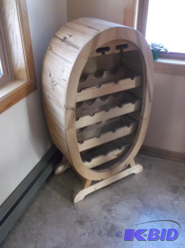 Very nice solid oak wine rack measuring 25 1...