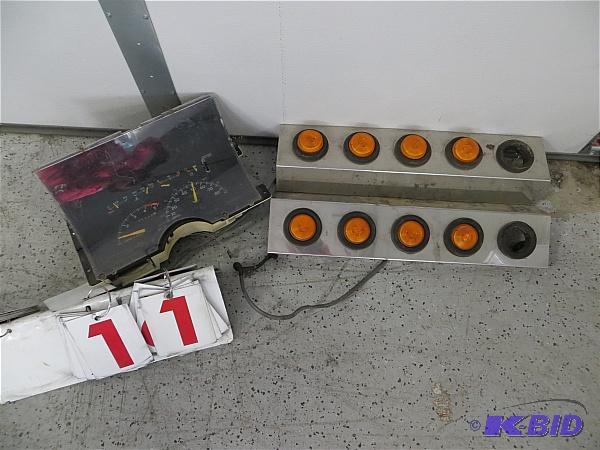 lot 11 image: Dash cluster for a 1992 Chev 1500 and Jeep l...
