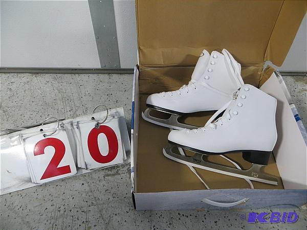 lot 20 image: Figure Skates. Womens&nbspsize 8. Good shape...