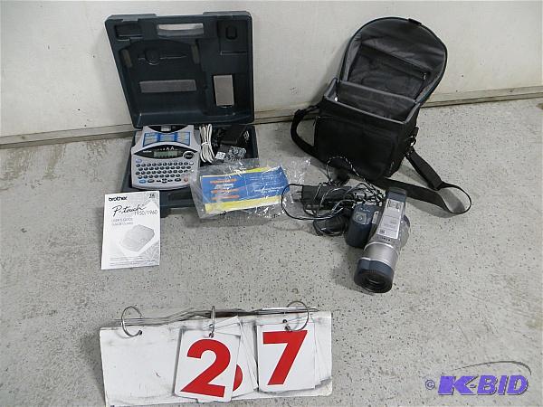 lot 29 image: Brother P-Touch Label Maker in case. Appears ...