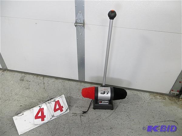 lot 44 image: Shoe Polisher. Three Stars- electric....