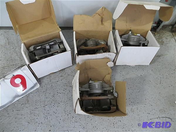 lot 9 image: 2001 Alero&nbspparts. Calipers....