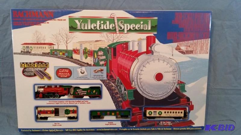 Bachmann Yuletide Special Train set