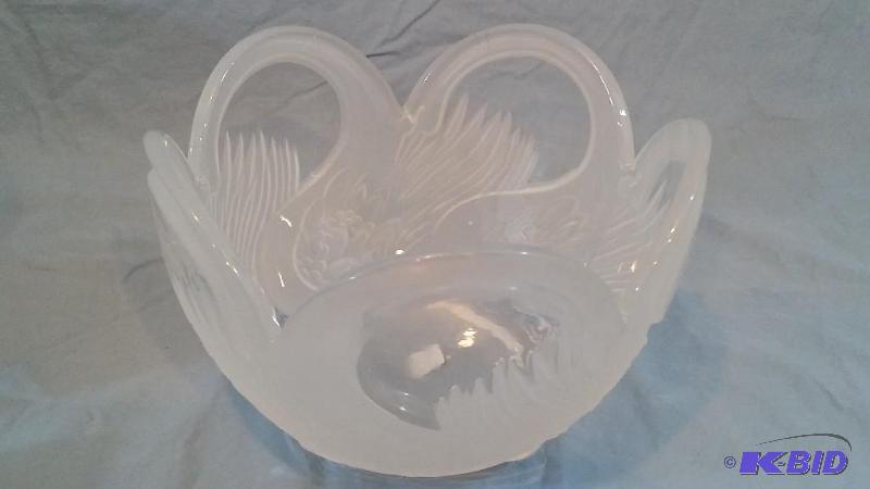 Crystal Godinger Swan bowl 8