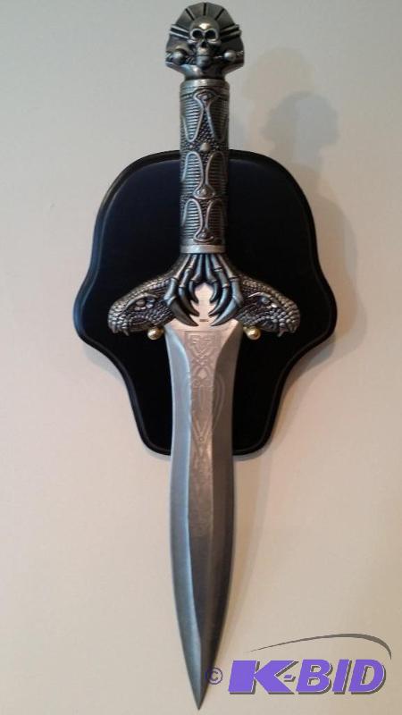 16 Skull Dagger