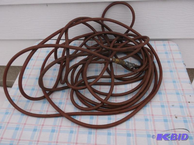 lot 17 image: 50 ft. air hose....