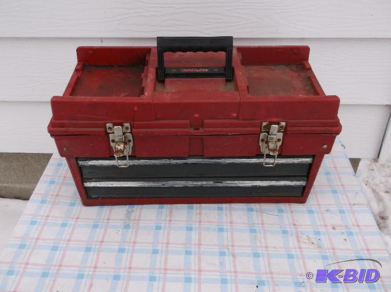 lot 19 image: Stack on tool box loaded with assortment of t...