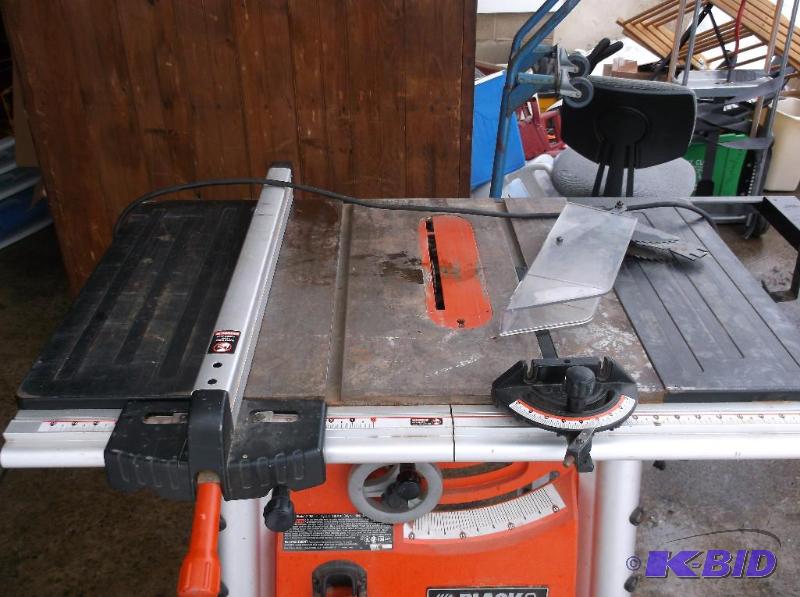 lot 2 image: Black & Decker table saw tested powers up...