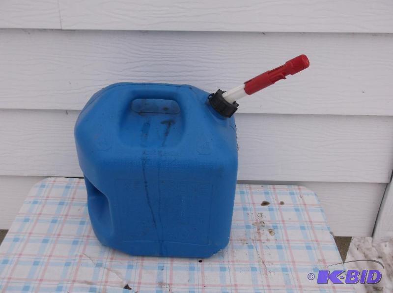 lot 29 image: 5 gallon Kerosene can....