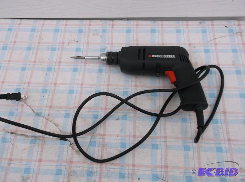 lot 43 image: Black & Decker drill appears like new pow...