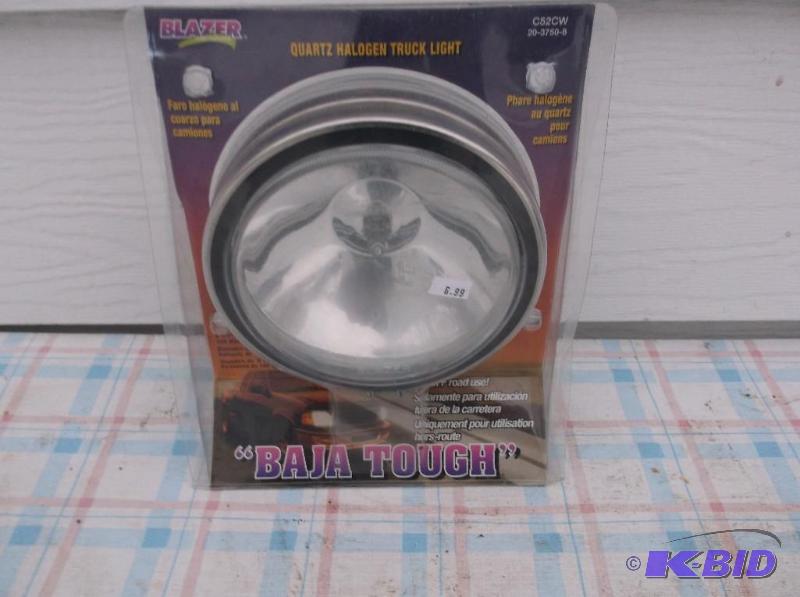 lot 50 image: Blazer quarts halogen truck light new in pack...