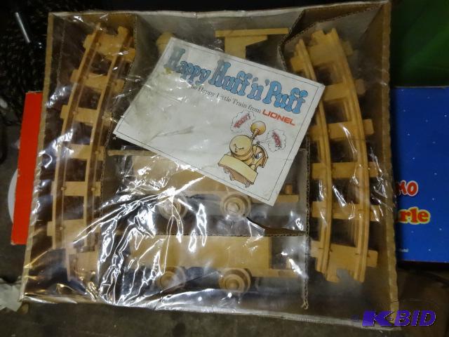 lot 120 image: Lionel Happy Huff N Puff Train set. NIB...