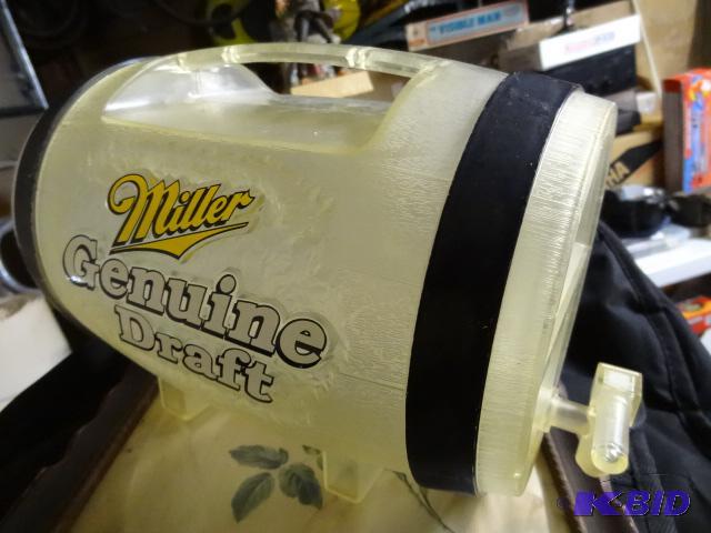 lot 149 image: Miller Genuine Draft Mni Keg with Tapper...