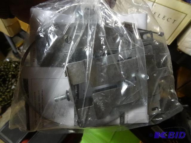 lot 160 image: Case Focal Point Luminaire Fittings 49EN C24-...