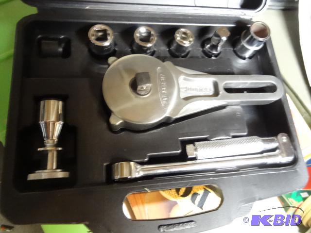 lot 165 image: NoCord EZ-Lug Lug Nut Remover. New...