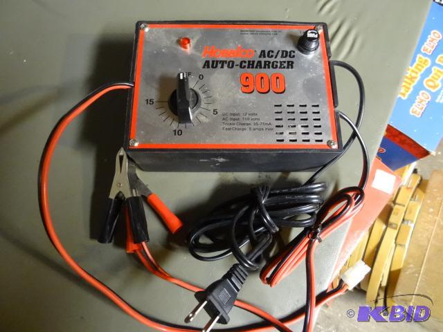 lot 185 image: Hobbico ACDC Model 900 RC Battery Auto Charg...