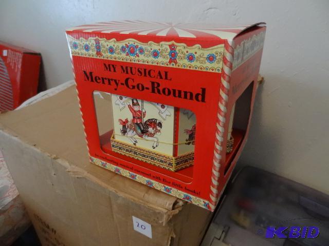 lot 20 image: My Musical Merry Go Round. comes with 5 Mini ...