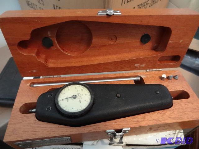 lot 26 image: Hunter Spring Mechanical Force Gauge LD-2-M...