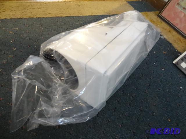lot 60 image: Lithonia Lighting 120 Volt Track Light. THE 7...