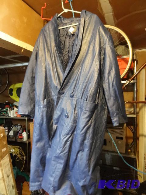 lot 68 image: G3 Trench Coat Blue sz 3XL...