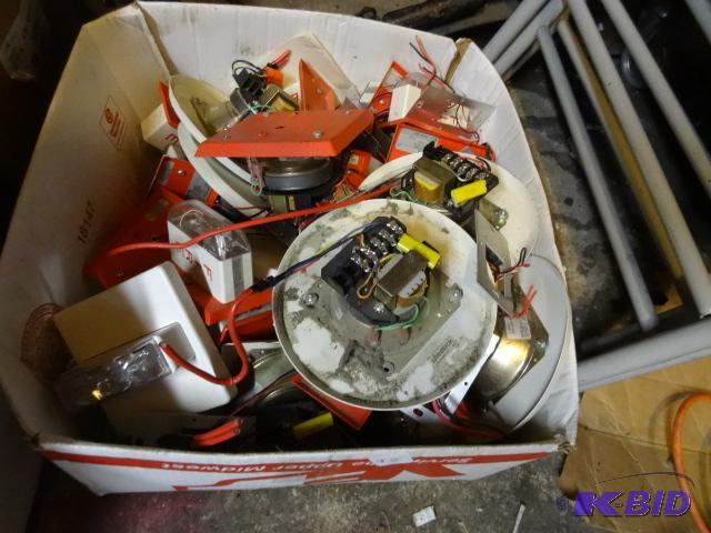 lot 75 image: Box Misc Alarm Components Strobes, Speakers...