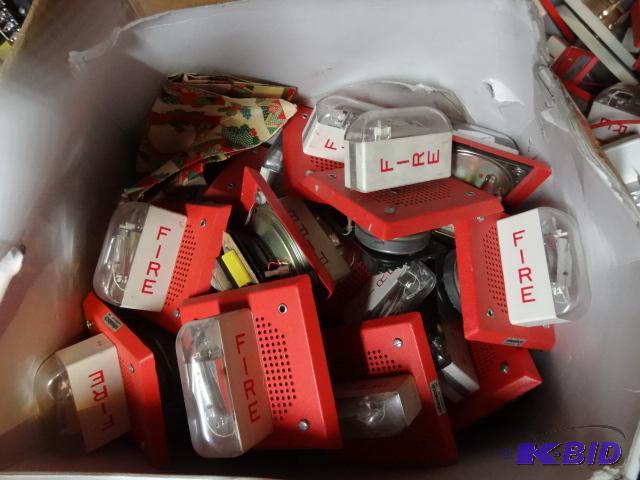 lot 77 image: Box Misc Alarm Components Strobes, Speakers...