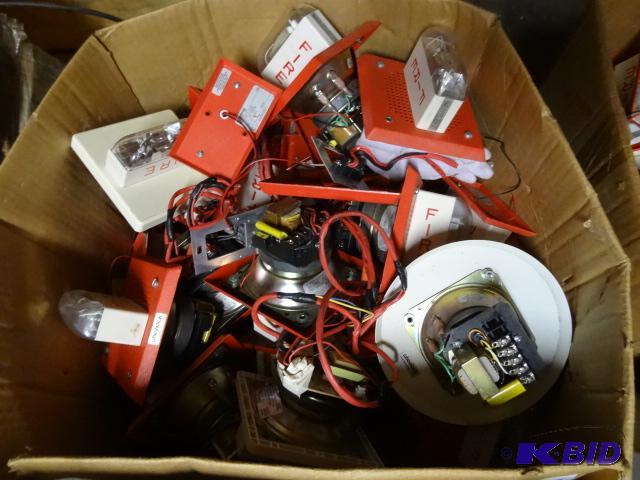 lot 78 image: Box Misc Alarm Components Strobes, Speakers...
