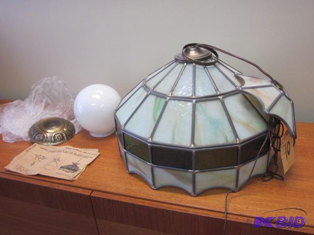 lot 10 image: Light Fixture
