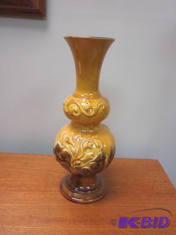 lot 109 image: Vase