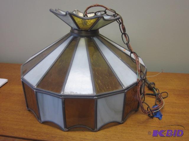 lot 11 image: Light Fixture