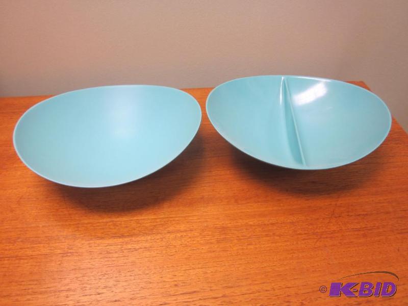 lot 117 image: Pair of turquoise Mid Century early plastic s...