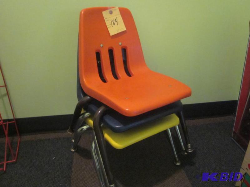lot 184 image: Lot of (3) child heavy plastic chairs with me...