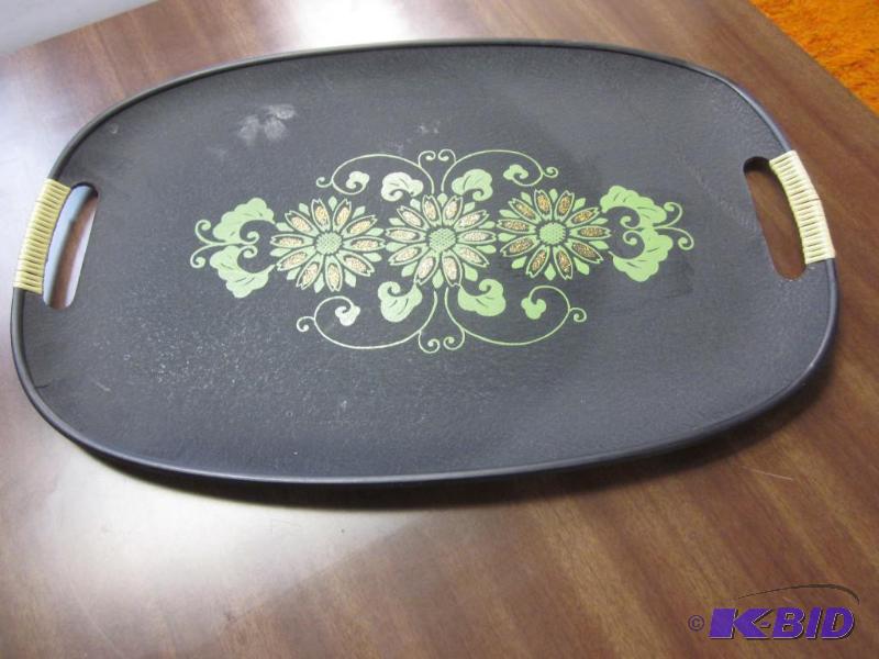 lot 208 image: Mid Century serving tray.      ...
