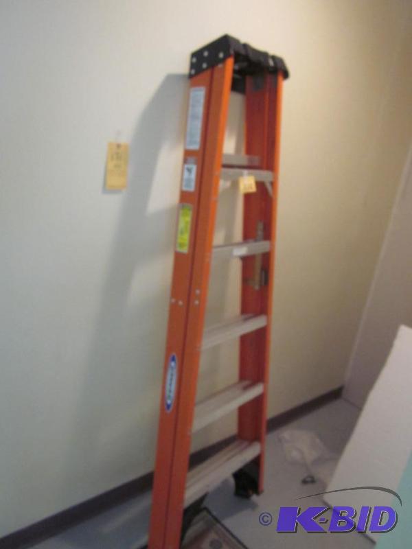 lot 212 image: Werner 6 foot fiberglass ladder in excellent ...