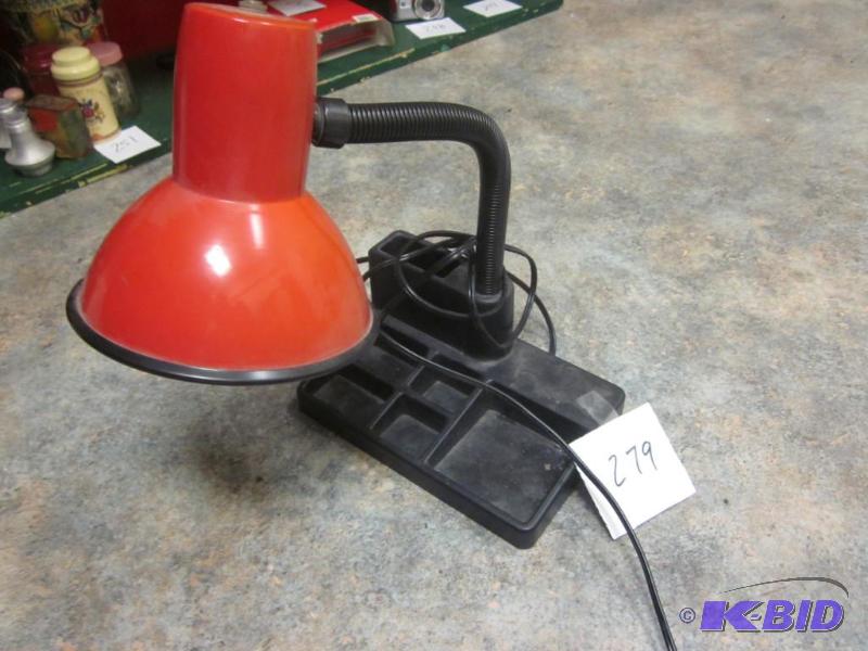 lot 279 image: Lamp