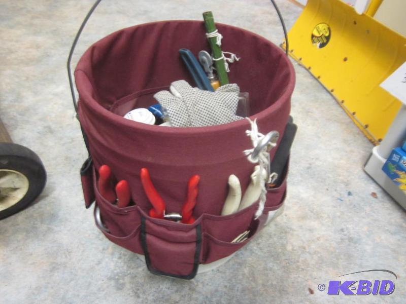 lot 286 image: 5 gallon work bucket filled with gardening it...