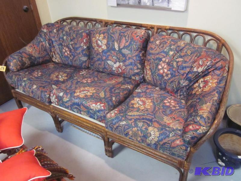 lot 29 image: Wicker rattan floral pattern cushion couch, ...