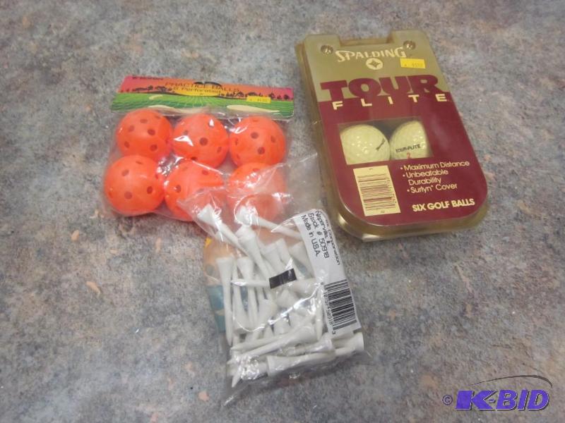 lot 302 image: Lot of golf items.      ...