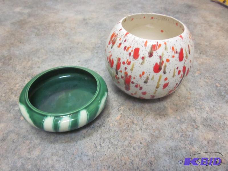 lot 305 image: Pair of pottery planters, no chips.     ...