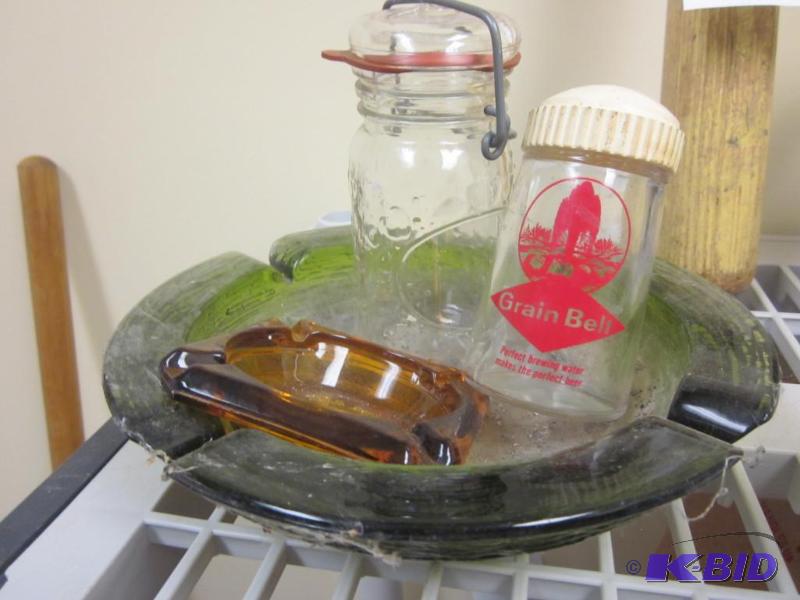 lot 308 image: Lot of glass items.      ...