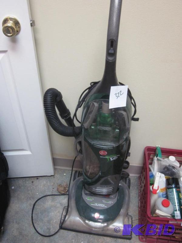 lot 322 image: Hoover WindTunnel Vacuum, dirty but works.  &...