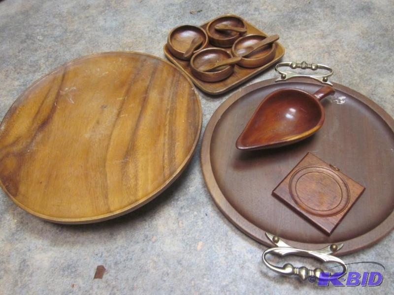 lot 347 image: Lot of wood serving items.      ...
