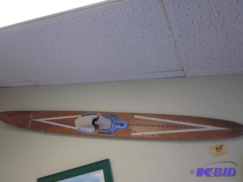 lot 35 image: Wood Ski